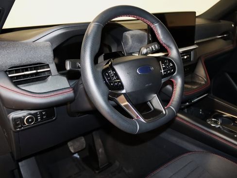 Used 2025 Ford Explorer ST-Line w/ Premium Package image 36