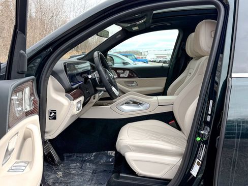 Used 2023 Mercedes-Benz GLS 63 AMG 4MATIC image 17