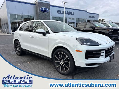 Used 2024 Porsche Cayenne AWD/4WD image 1