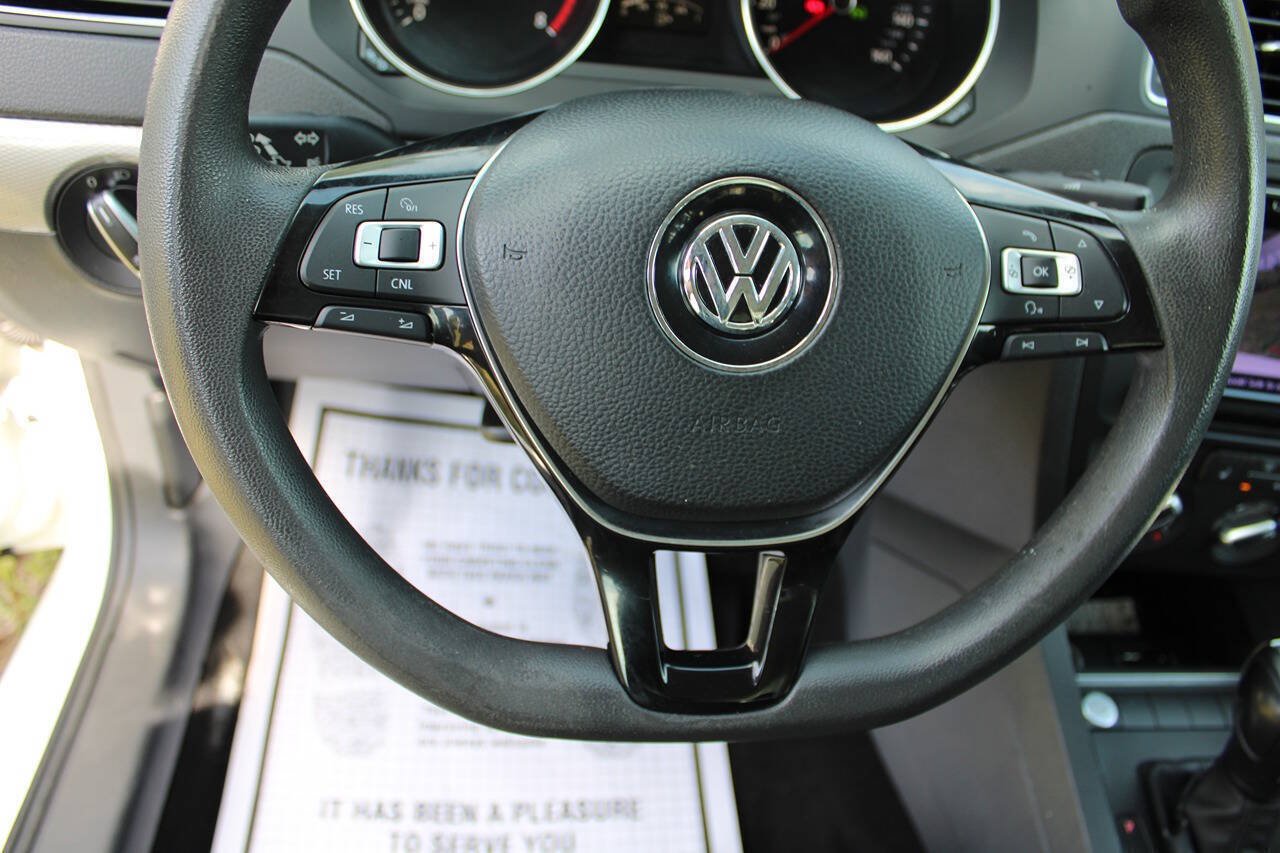 Used 2016 Volkswagen Jetta SE FWD image 28