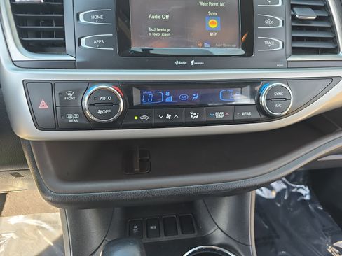 Used 2015 Toyota Highlander Plus image 23