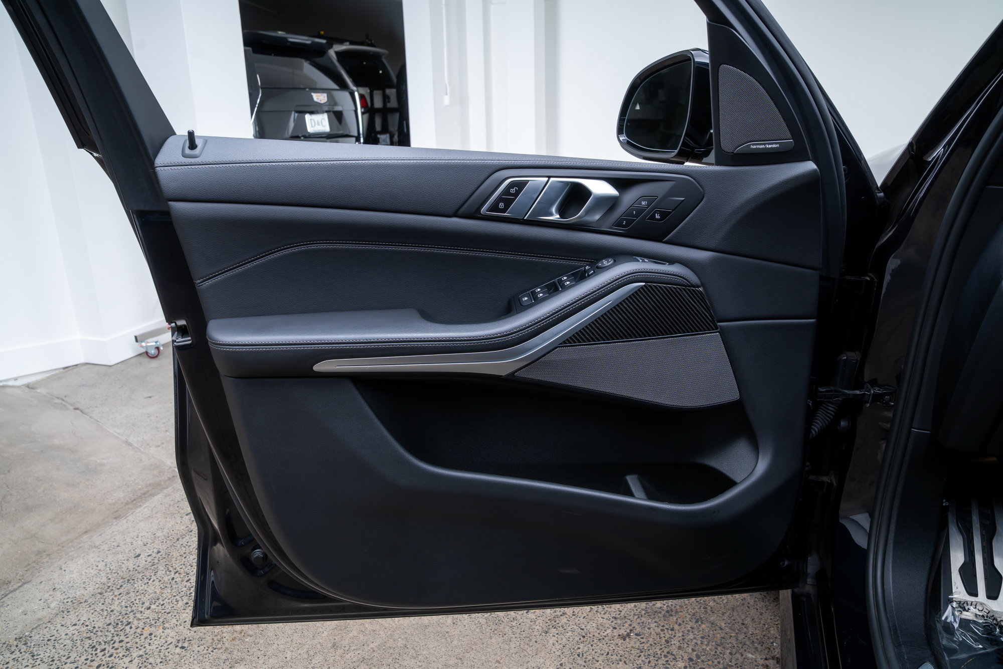Used 2022 BMW X5 M50i AWD/4WD image 19