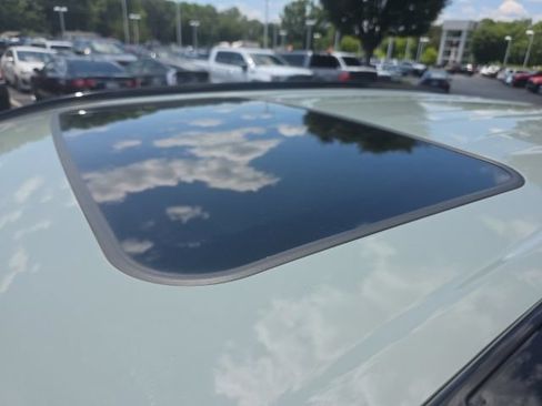 Used 2019 Toyota RAV4 XLE AWD/4WD image 10