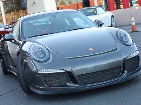 Used 2016 Porsche 911 GT3 RWD image 2