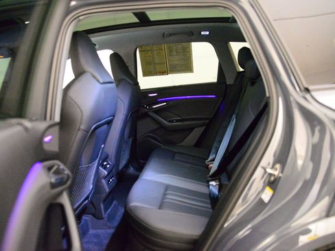 Certified 2025 Audi Q6 e-tron Premium Plus w/ Premium Plus image 11