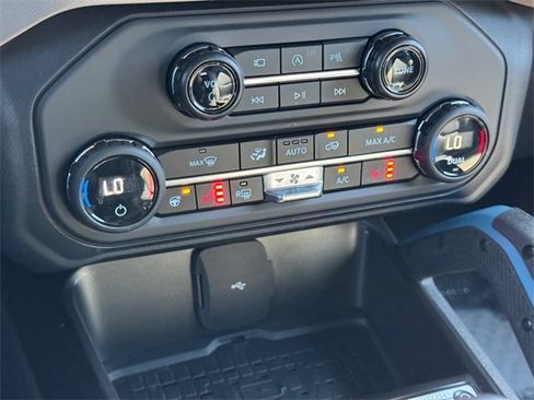 Used 2024 Ford Bronco Wildtrak image 18