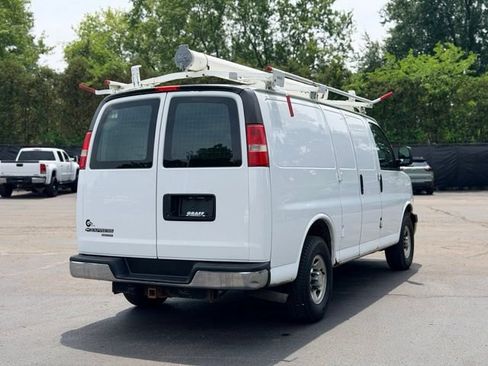 Used 2016 Chevrolet Express 2500 RWD image 4