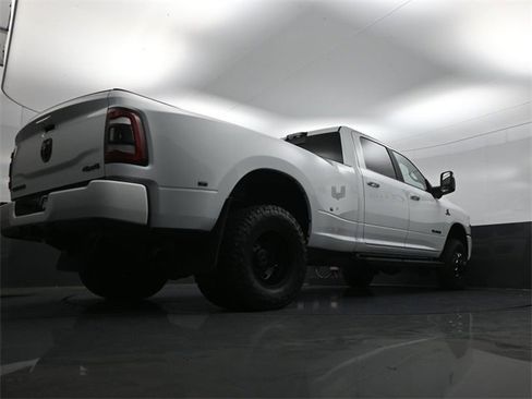 Used 2024 RAM 3500 Laramie w/ Night Edition image 28