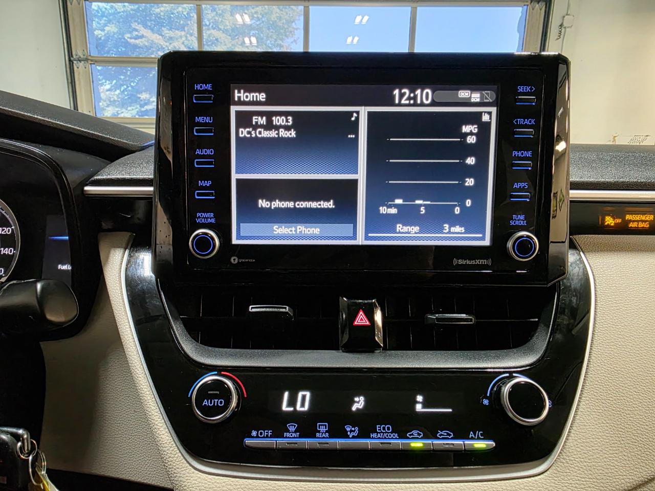 Used 2022 Toyota Corolla LE FWD image 29