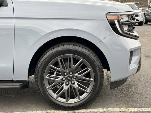 New 2026 Ford Expedition Platinum w/ Stealth Appearance Package image 42