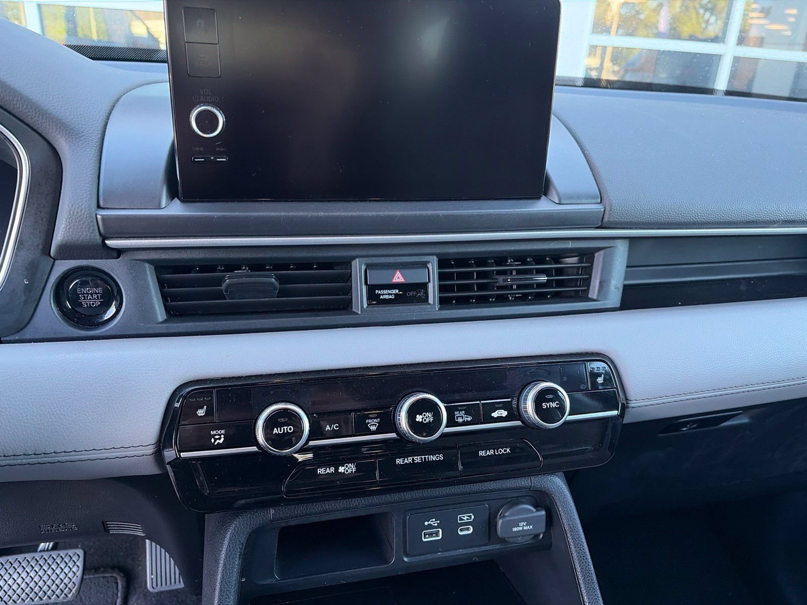 Used 2023 Honda Pilot Touring image 8