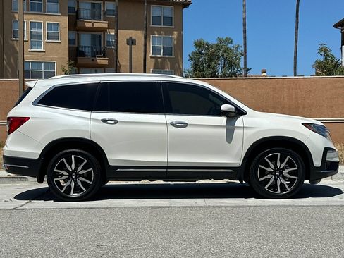 Used 2019 Honda Pilot Touring image 3