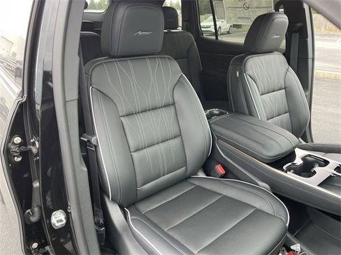 New 2025 Buick Enclave Avenir w/ Super Cruise Package image 26