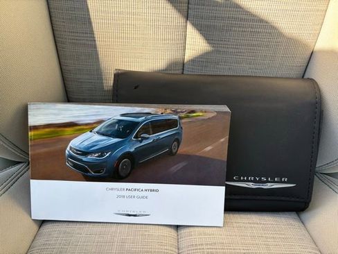 Used 2018 Chrysler Pacifica Touring Plus image 33