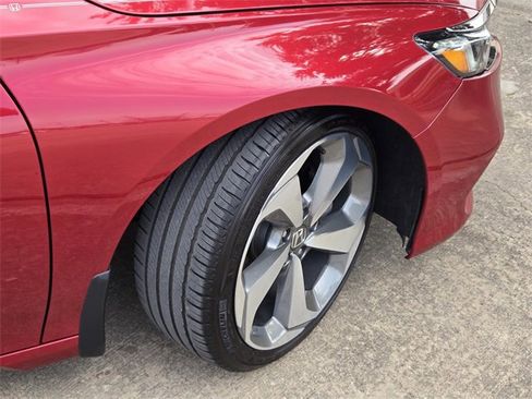 Used 2018 Honda Accord Touring image 6