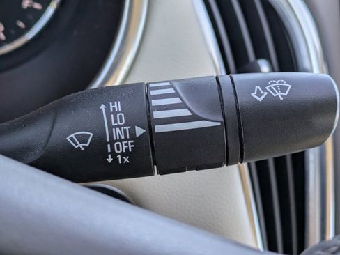 Used 2024 Chevrolet Malibu LT image 32