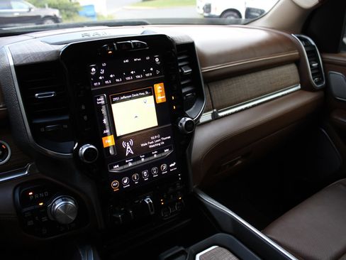Used 2021 RAM 1500 Limited AWD/4WD image 12