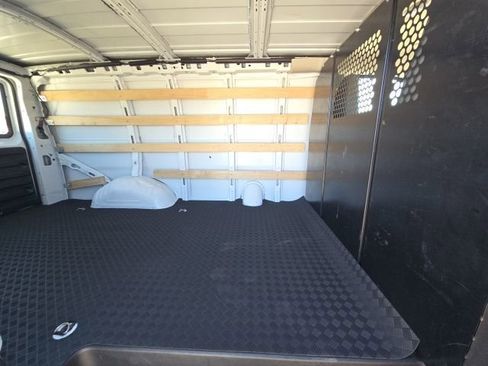 Used 2024 GMC Savana 2500 w/ Driver Convenience Package image 12