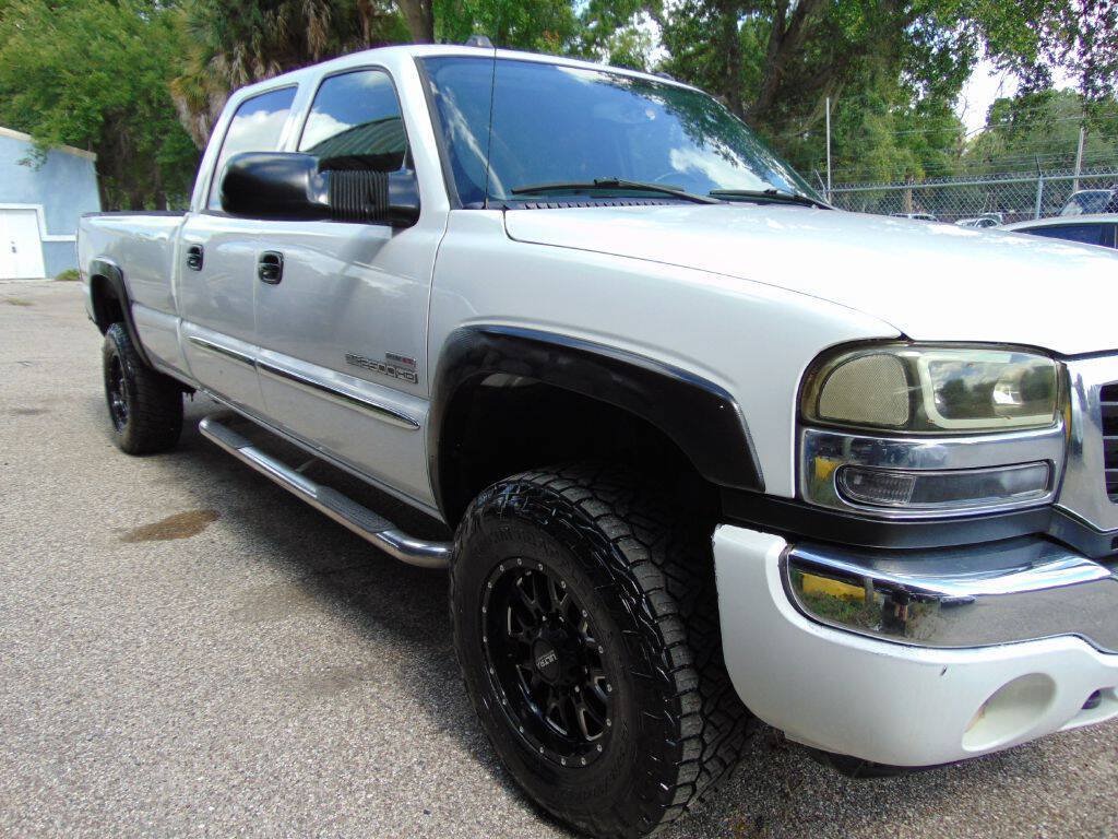 Used 2004 GMC Sierra 2500 SLT w/ Heavy-Duty Power Package AWD/4WD image 2