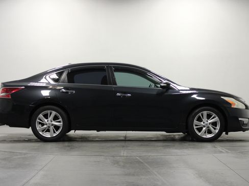 Used 2015 Nissan Altima 2.5 SL w/ Technology Package FWD image 3