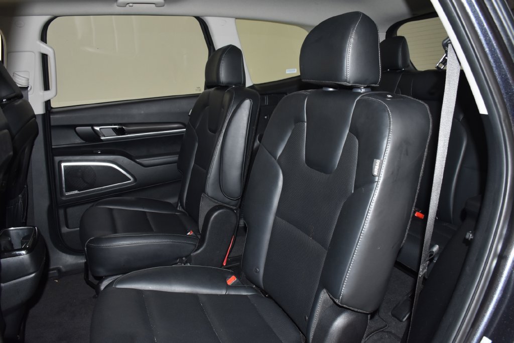 Used 2025 Kia Telluride S FWD image 30