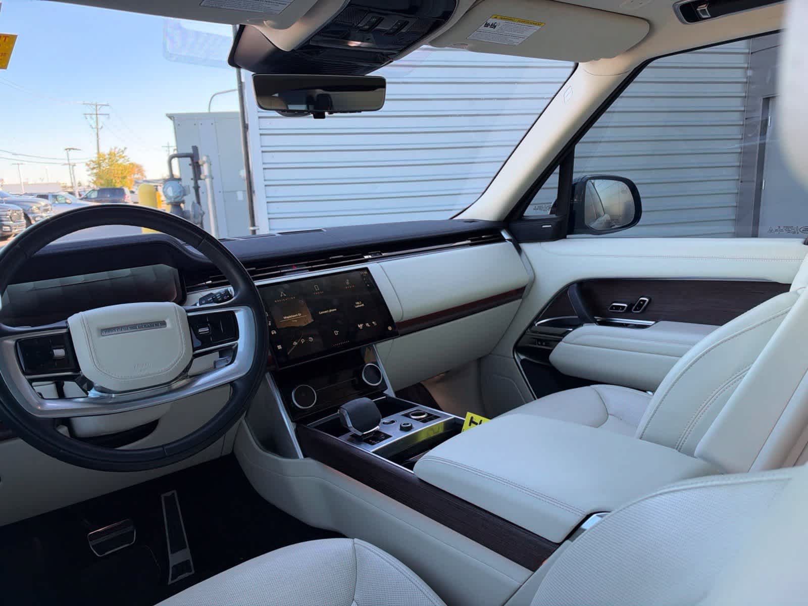 Used 2023 Land Rover Range Rover SE AWD/4WD image 11