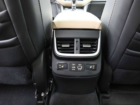 Used 2024 Subaru Outback Limited AWD/4WD image 12