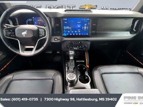 Used 2022 Ford Bronco Badlands image 13