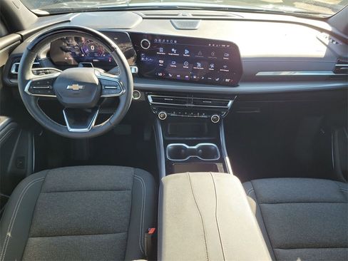 Used 2025 Chevrolet Traverse LT w/ Enhanced Driving Package image 19