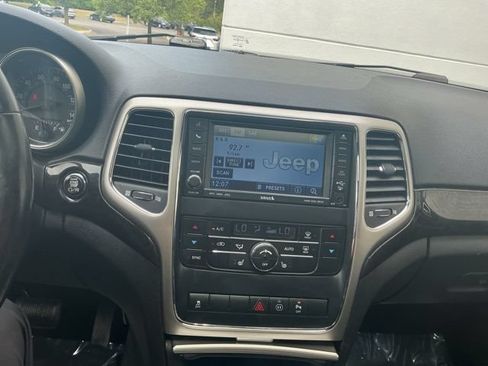 Used 2011 Jeep Grand Cherokee Laredo AWD/4WD image 20