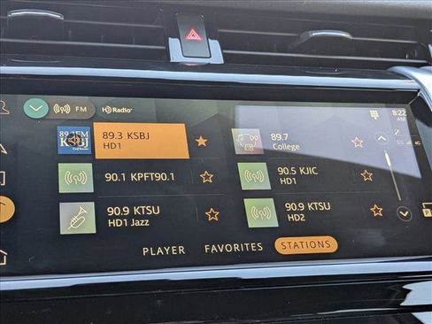 Used 2023 Land Rover Discovery Sport SE R-Dynamic image 11