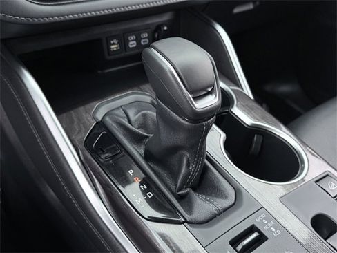Certified 2025 Toyota Highlander Limited image 35