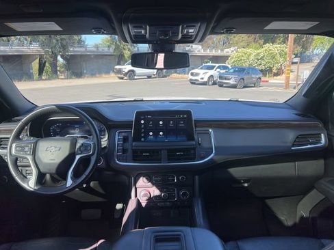 Used 2022 Chevrolet Tahoe Z71 w/ Luxury Package AWD/4WD image 20