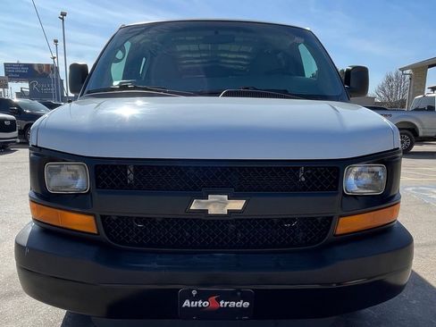Used 2015 Chevrolet Express 2500 Work Van image 9
