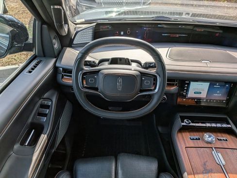 Certified 2025 Lincoln Navigator L Black Label image 20