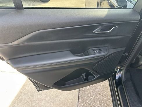 Used 2024 Jeep Grand Cherokee L Laredo image 24