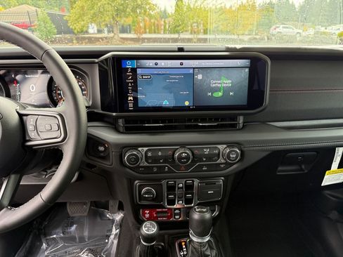 New 2025 Jeep Wrangler Unlimited Rubicon w/ Steel Bumper Group image 17