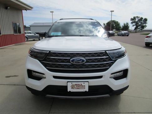 Used 2021 Ford Explorer King Ranch w/ Premium Technology Package AWD/4WD image 2