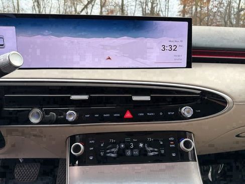 Used 2026 Genesis GV70 2.5T Advanced image 23