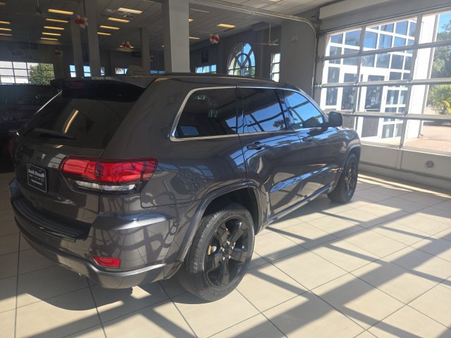 Used 2015 Jeep Grand Cherokee Altitude RWD image 10