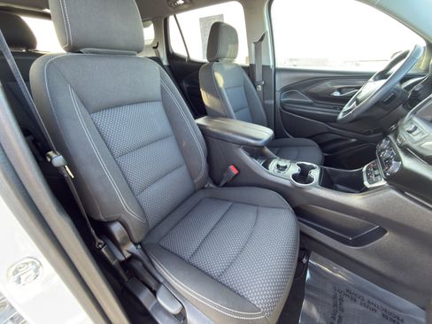 Used 2023 GMC Terrain SLE w/ Driver Convenience Package image 14