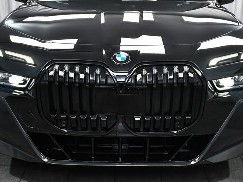 Used 2023 BMW 760i xDrive AWD/4WD image 77