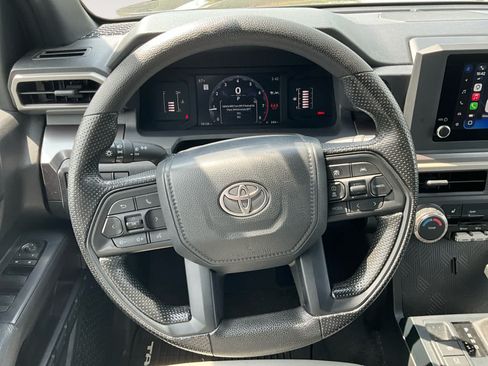 Used 2025 Toyota Tacoma SR5 AWD/4WD image 12