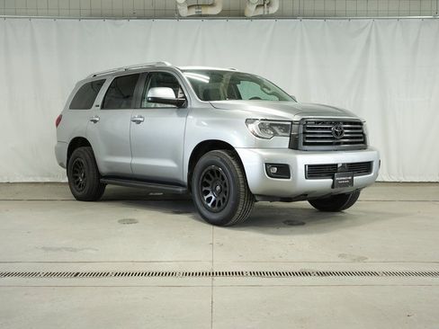 Used 2018 Toyota Sequoia SR5 image 7