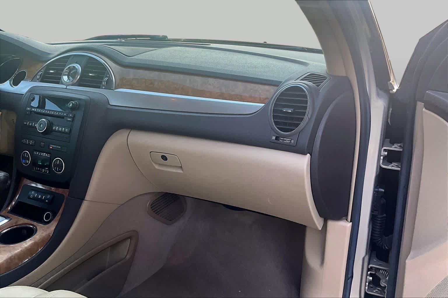 Used 2009 Buick Enclave CX w/ Driver Confidence Package FWD image 16