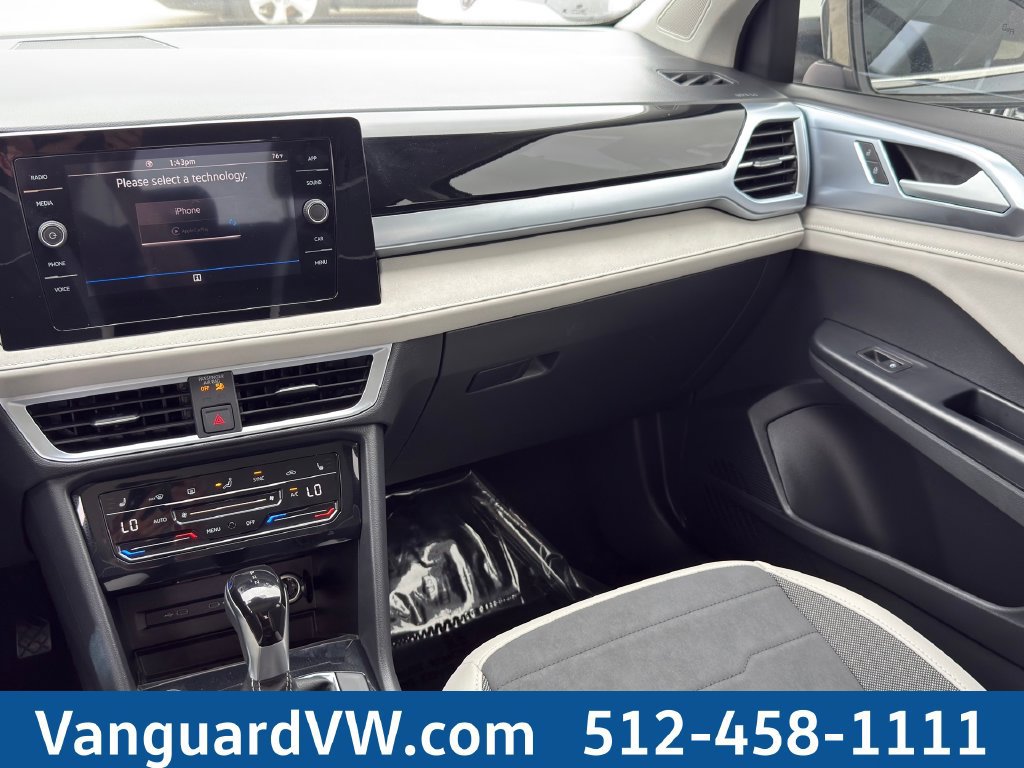 Used 2025 Volkswagen Taos SE FWD image 27