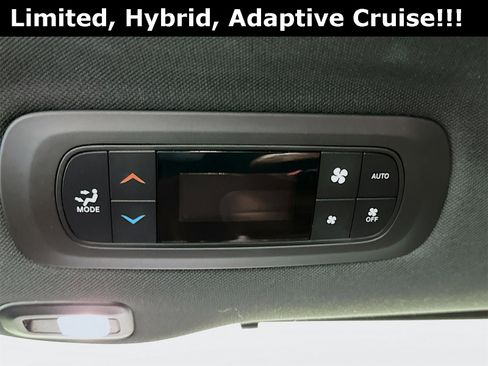 Used 2021 Chrysler Pacifica Limited image 27