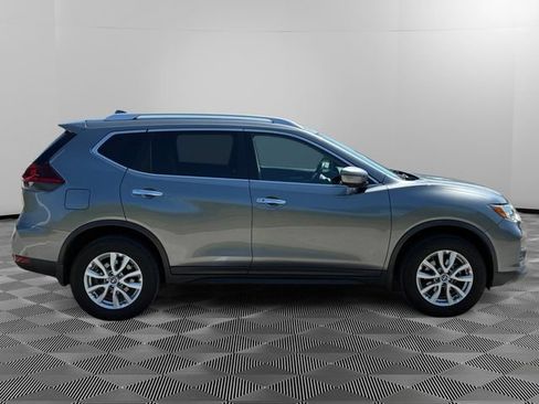 Used 2018 Nissan Rogue SV w/ Premium Package AWD/4WD image 6