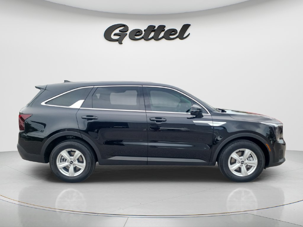Used 2026 Kia Sorento LX FWD image 4
