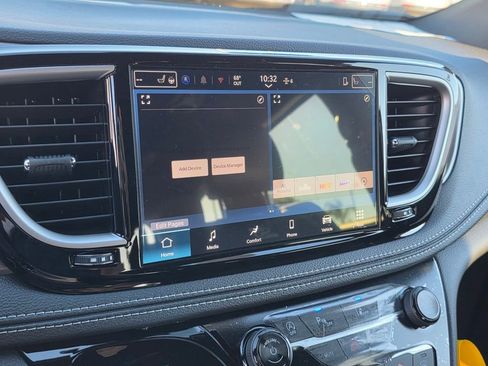 New 2026 Chrysler Pacifica Select w/ S Appearance Package image 16